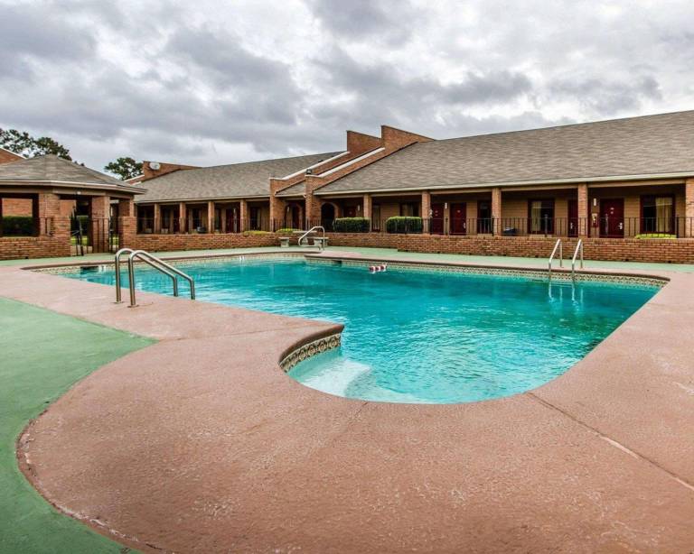 Econo Lodge Inn & Suites Enterprise — photo 2
