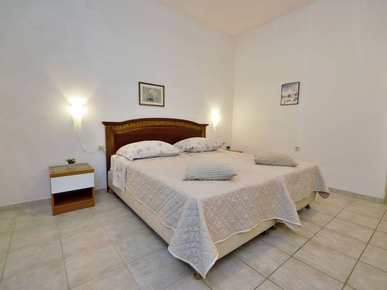 Spacious apartment with terrace, private pool & barbecue | Garden view | Dogs allowed — photo 2