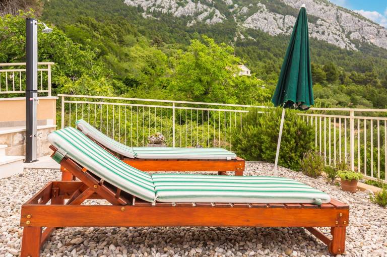 Villa with fast internet, patio & BBQ | Water view — photo 3