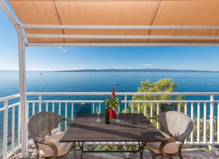 Wonderful rental apartment | Sea view | Next to the beach | Pet-friendly in Brela
