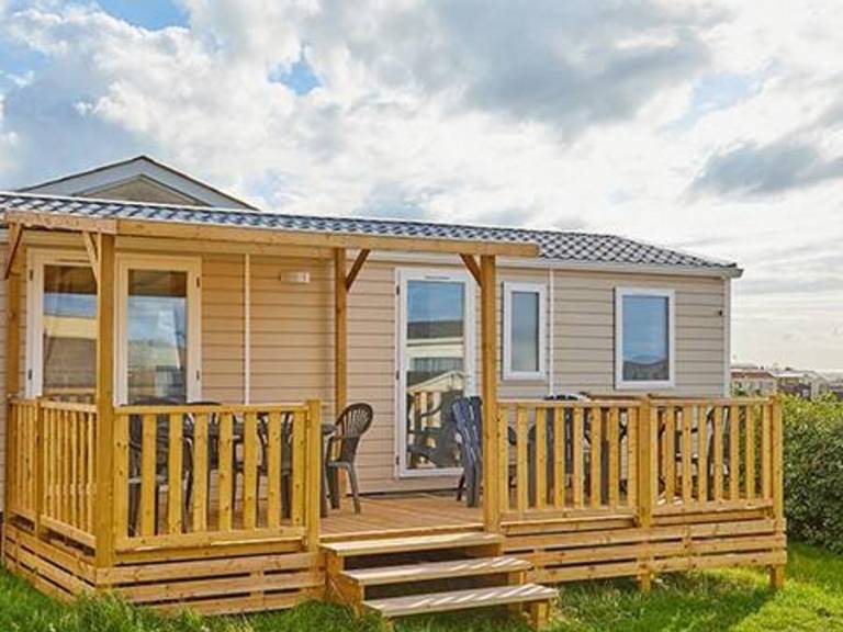 Family-friendly wonderful mobile home with pool & terrace | Close to the beach | Pets are welcome — photo 4