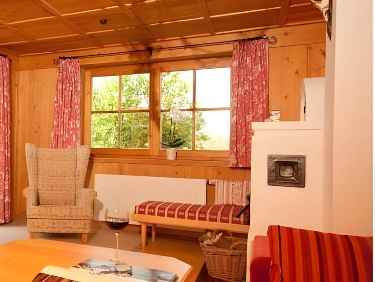 Holiday apartment with patio | Ski nearby | Pet-friendly in Kirchberg in Tirol