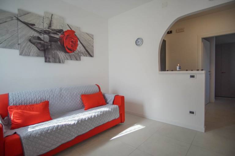 Rental apartment with patio — photo 2