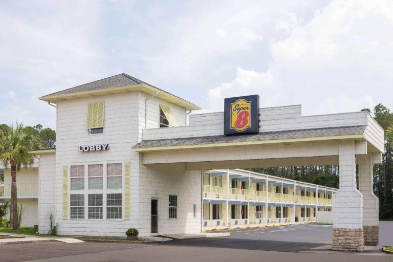 Super 8 By Wyndham Kingsland I-95/Naval Base Area in Kingsland, GA