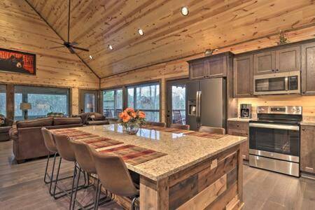 Vacation home with pool — photo 3