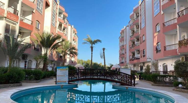Apartment with pool in Hurghada