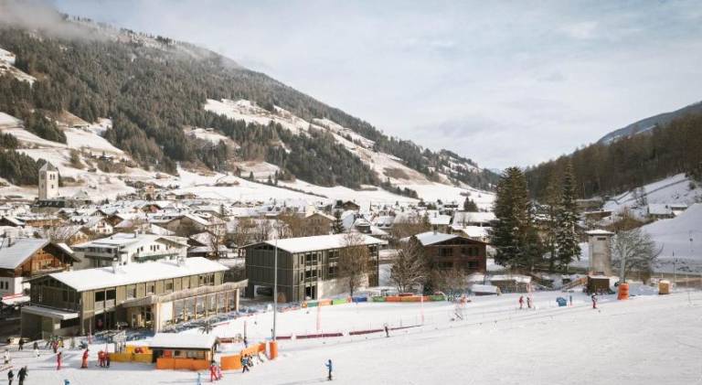 Lovely serviced apartment with garden & terrace | Next to the ski | Dogs allowed in San Candido