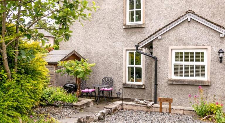 House with barbeque & yard — photo 3