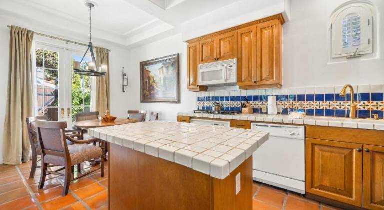 Rental apartment with pool & hot tub | Suitable for remote work — photo 4