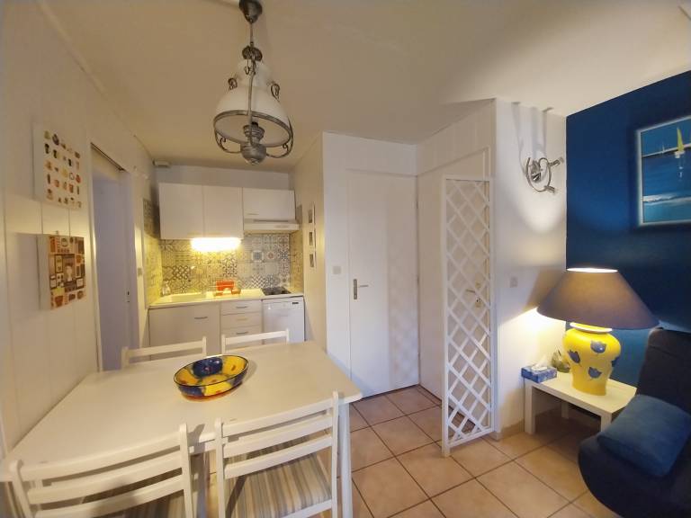 House with terrace, garden & BBQ — photo 4