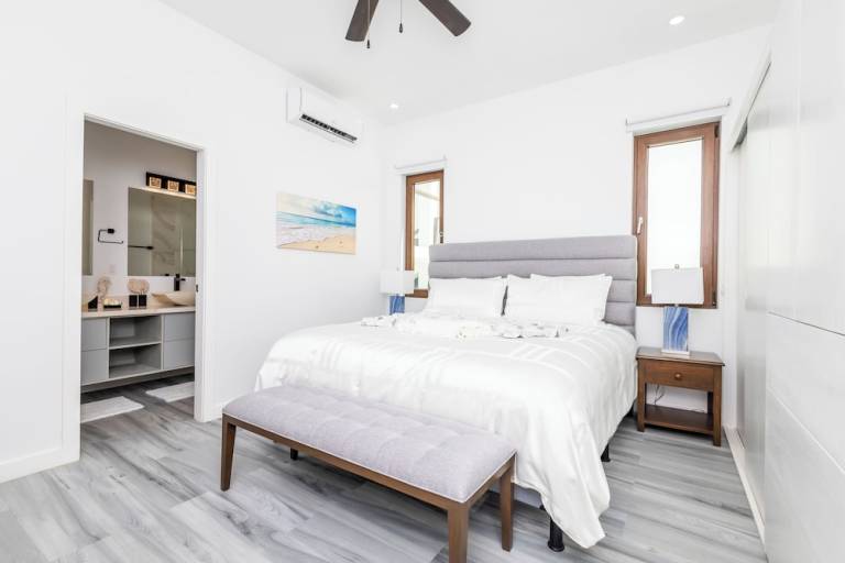 Resort West Bay