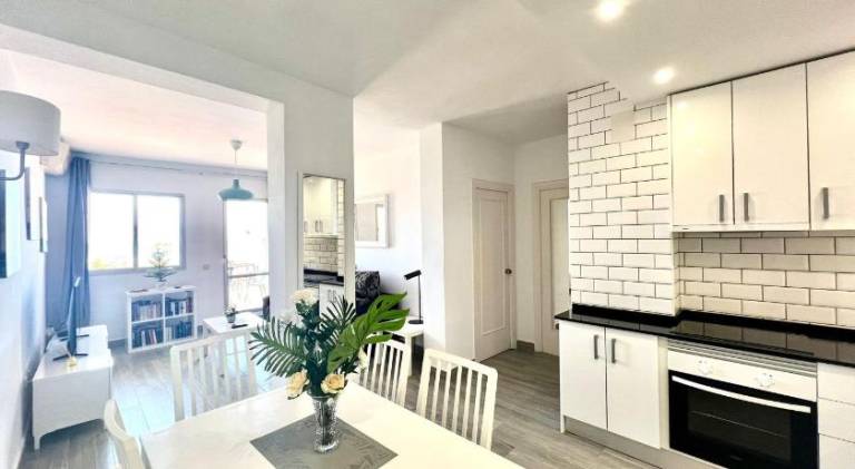 Apartment with terrace & pool — photo 4