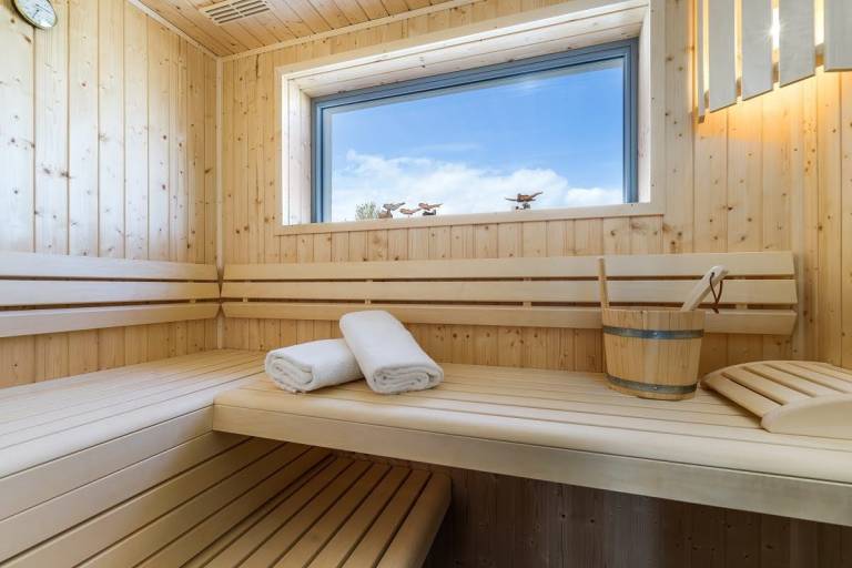 Luxus Ferienhaus für 6 Gäste u. Hund mit Sauna &Terrasse  -strandnah & Meerblick — photo 2