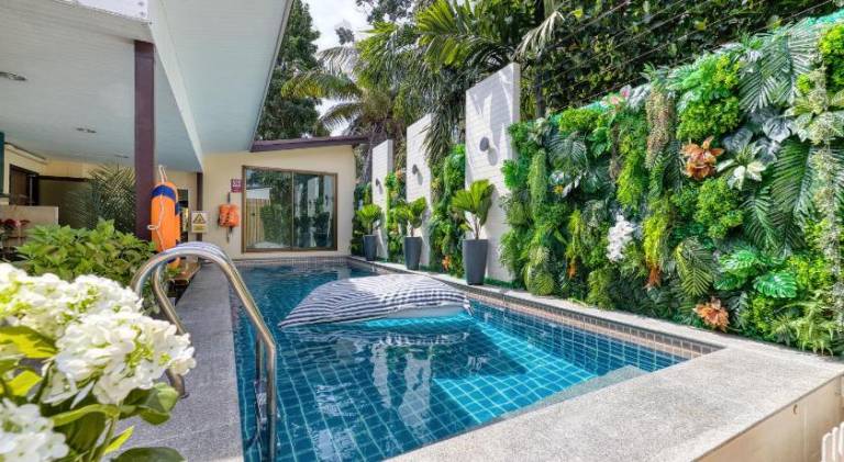 Villa with pool — photo 3