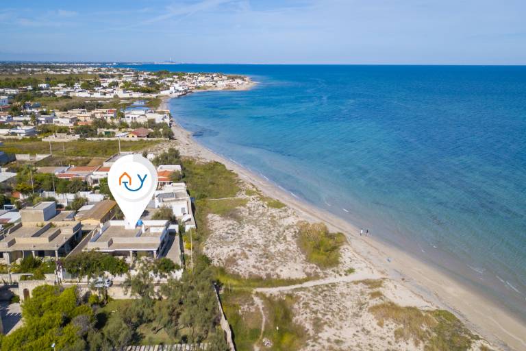 Family-friendly vacation home with barbeque & yard | Next to the beach | Pet-friendly — photo 2