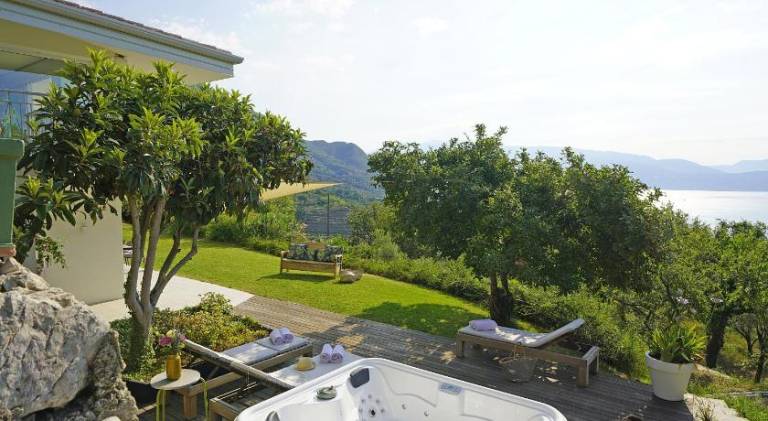 Villa with pool & jacuzzi | Perfect for remote work | Pet-friendly — photo 5