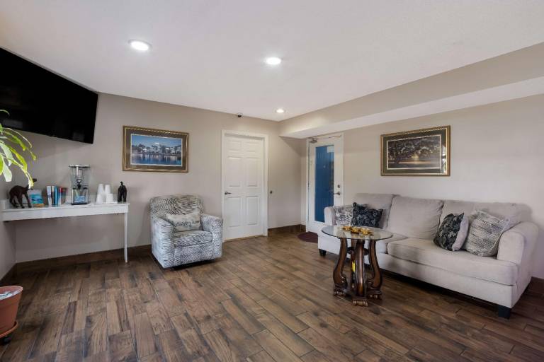 SureStay by Best Western Manning — photo 2