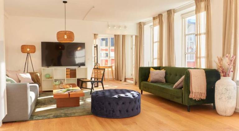 Stunning 2 BR Home on Nyhavn with Private Balcony — photo 2