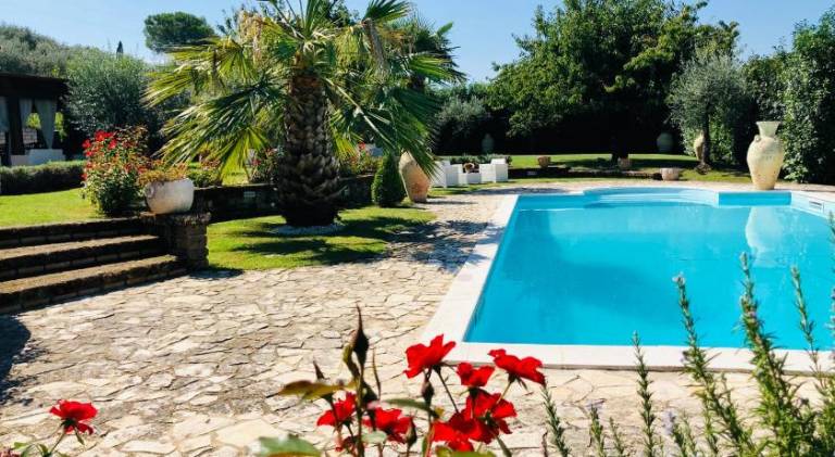 Villa with sauna, private pool & hot tub | Pet-friendly in Avellino