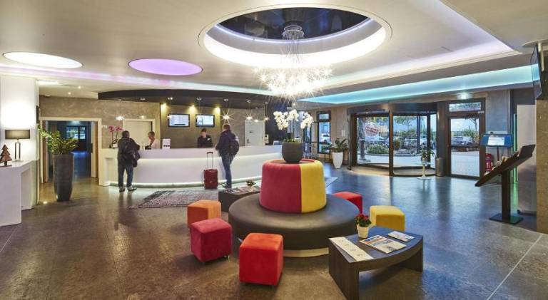 KYRIAD PRESTIGE LYON EST - Saint Priest Eurexpo Hotel and SPA — photo 4