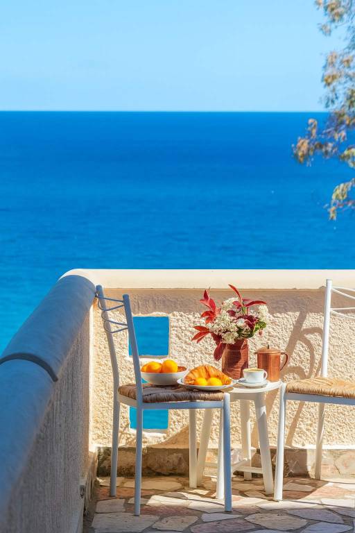 Studio flat Koroni