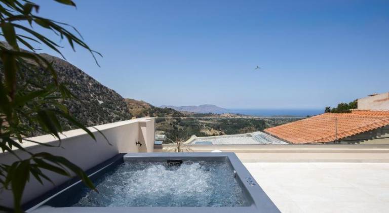 Apartment with hot tub & terrace — photo 3