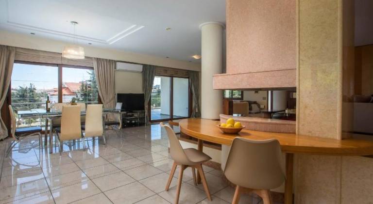 Fully equipped spacious villa with grill, yard & private pool | Suitable for remote work | Dogs allowed — photo 3