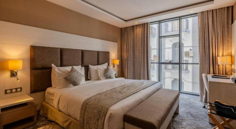 2H Hotel
