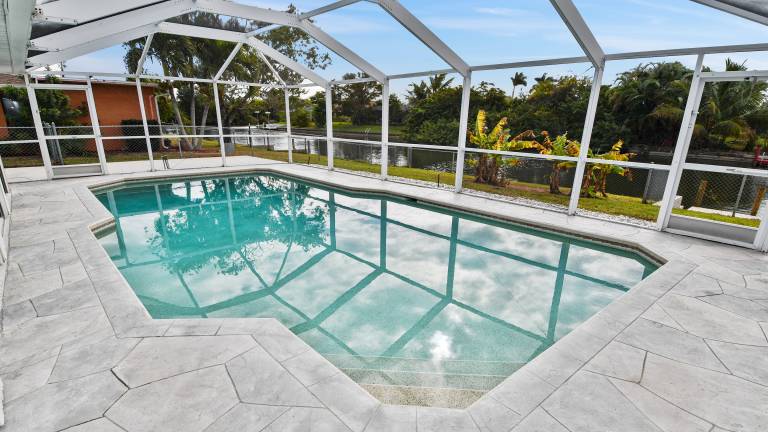 Villa with garden, terrace & BBQ | Suitable for remote work in Cape Coral, FL