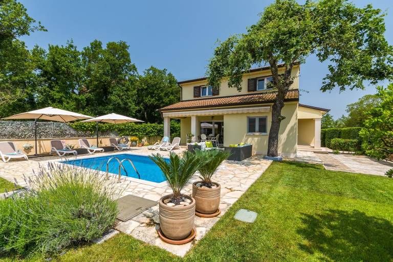 Villa Kurili