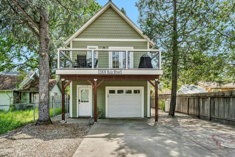 House  Middletown