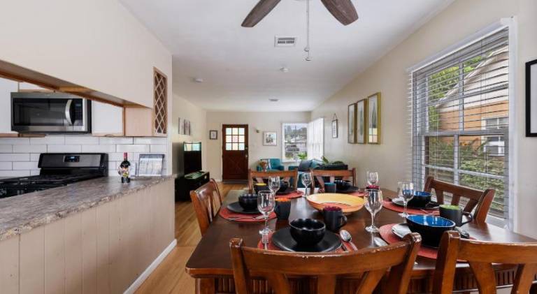 Vacation home with yard & BBQ | Good for workation — photo 3