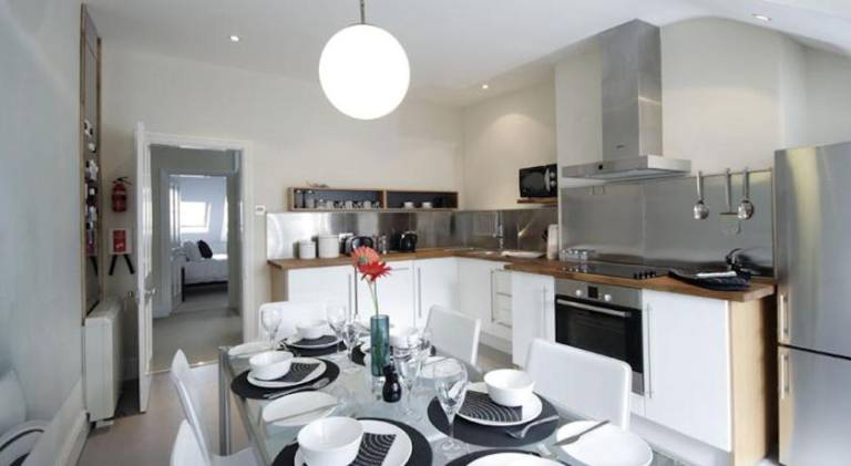 Holiday apartment | Near Roman Baths | Dogs allowed — photo 3