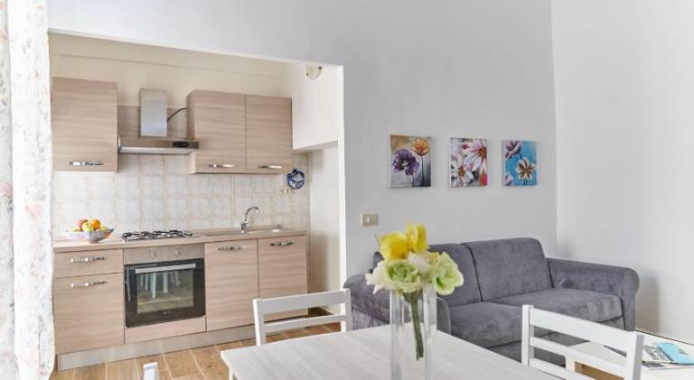 Rental apartment with terrace — photo 3