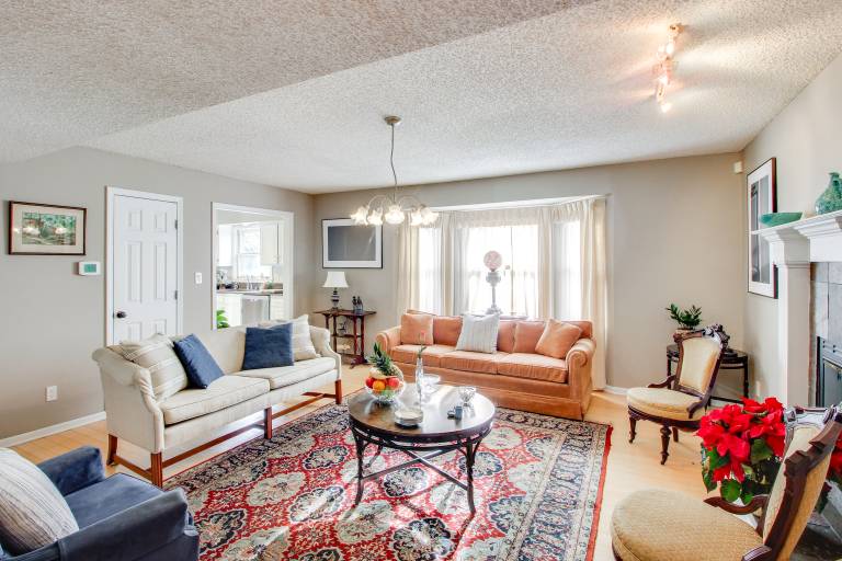 2 Mi to KU Campus: Group Getaway w/ Patio & Garden — photo 4