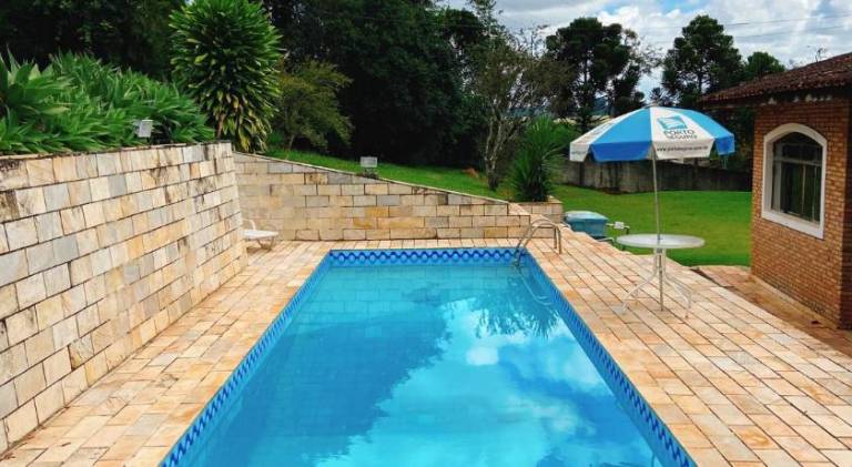 Vacation home with pool — photo 2