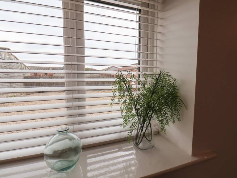 Cottage with yard | Beach view — photo 5