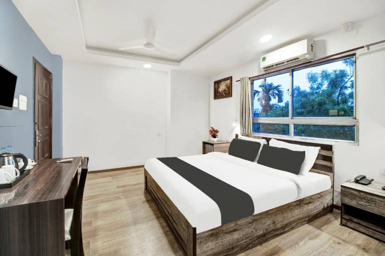Super Townhouse Hatigaon Near Medicity Formerly Hotel Grand Majesty — photo 2