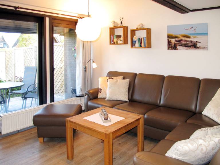 Vacation home with terrace & garden — photo 2