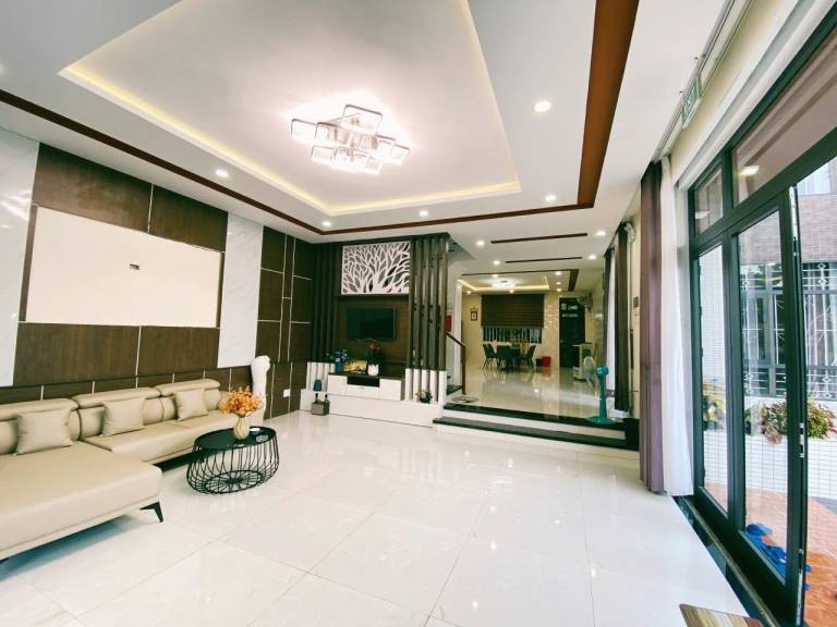 Villa with yard, pool & BBQ | Water view — photo 3