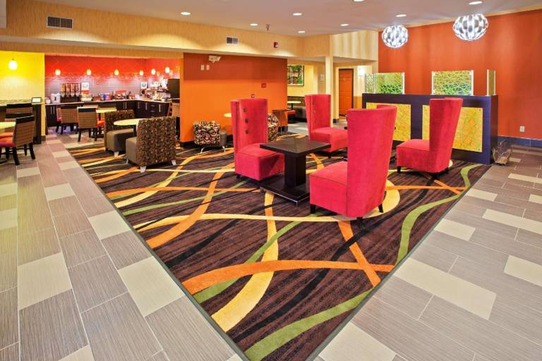 La Quinta Inn & Suites by Wyndham Cookeville — photo 3