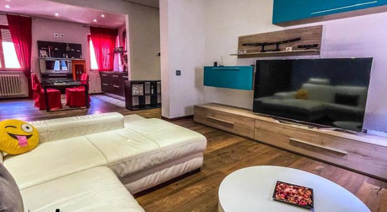 Apartment with jacuzzi in Fermo