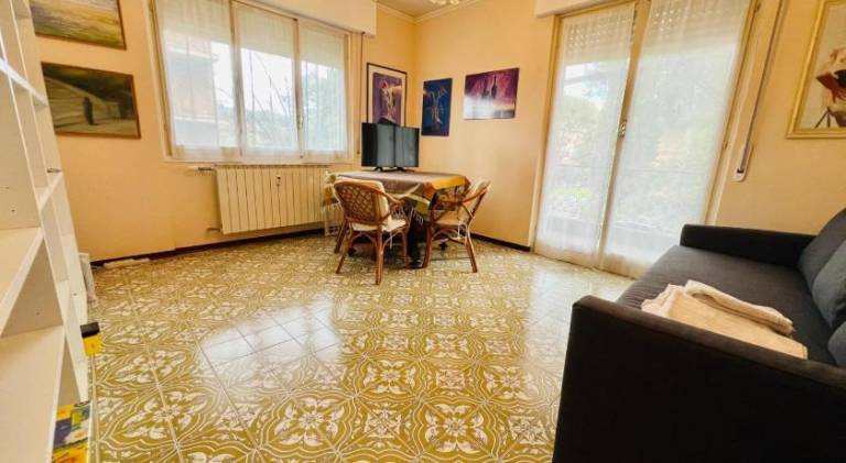 Rental apartment with 1 room for 4 persons in Bordighera