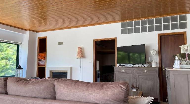 Fully equipped charming vacation home with BBQ, patio & yard | Good for workation | Dogs allowed — photo 4