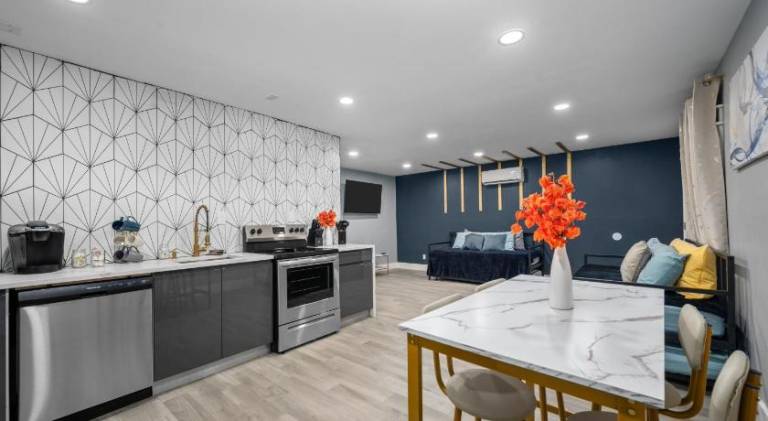 Holiday apartment | Next to Gerald D. Hines Waterwall Park in Houston, TX