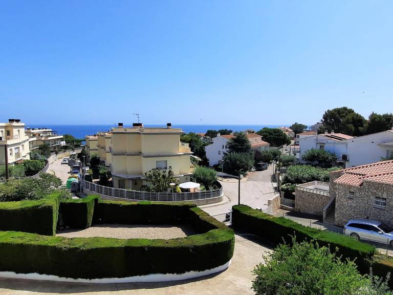 Apartment in Llançà with private pool, WiFi, parking and pets allowed — photo 4
