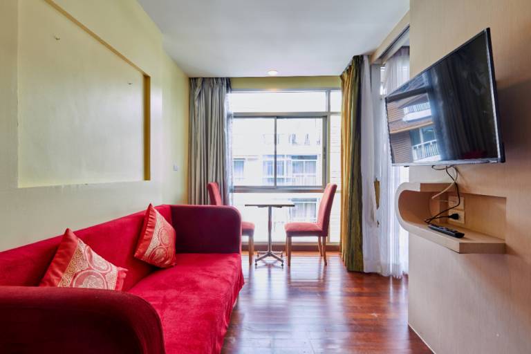 Charming apartment with pool | Perfect for remote work | Dogs allowed — photo 2