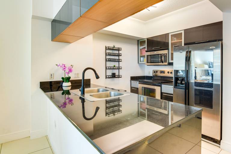 Bayside Miami High-Rise Condo By Waterfront Park! — photo 2