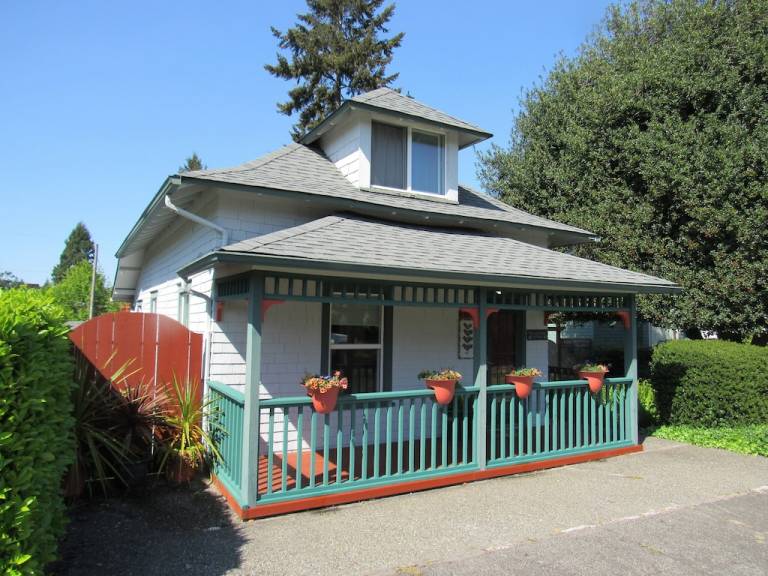 Cottage  Tacoma