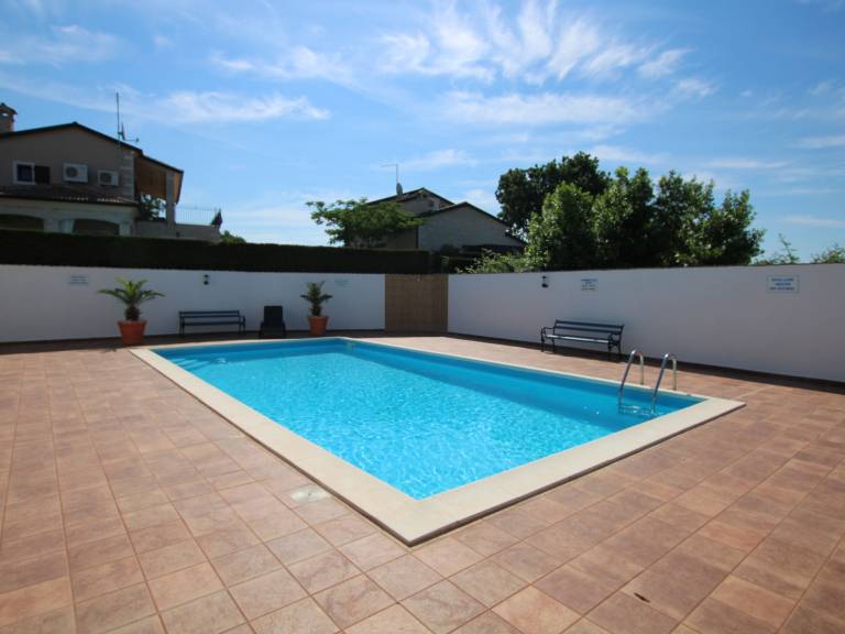 Vacation home with jacuzzi, barbeque & pool | Sea view in Tar-Vabriga